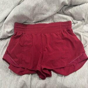 Lululemon Athletica hotty hot high rise 2.5” maroon